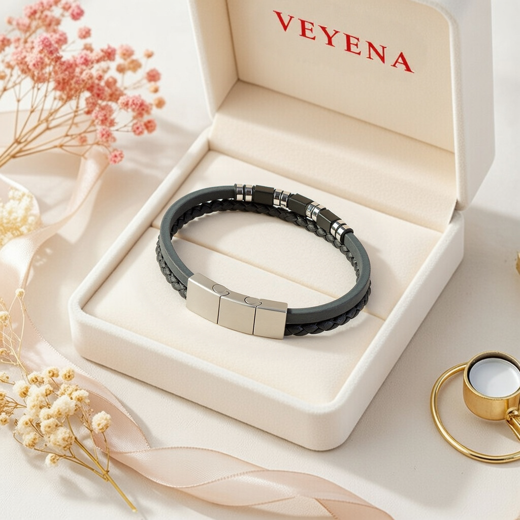 Veyena Core Personalized Leather Bracelet - Details