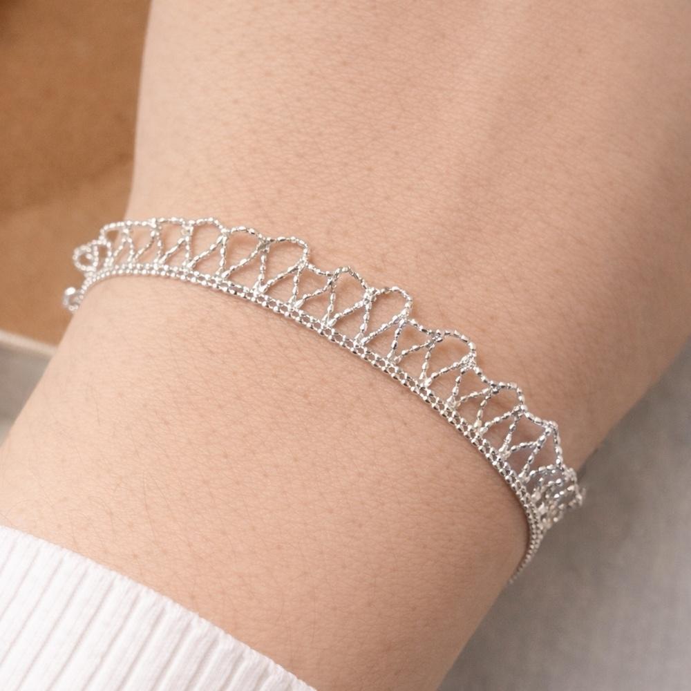 VEYENA Lace Edge Bracelet - Image 2