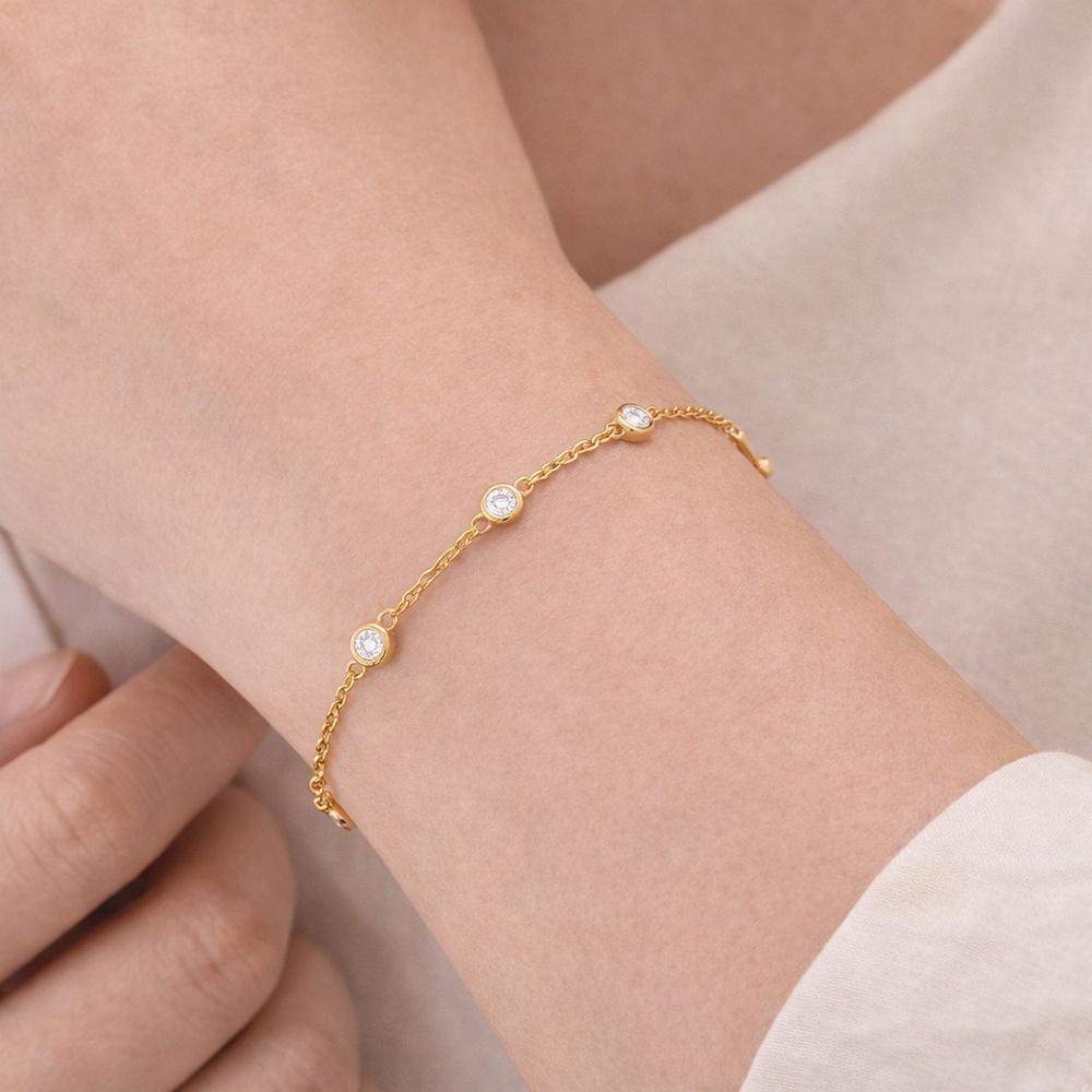 VEYENA Minimal Bezel CZ Chain Bracelet - Image 2