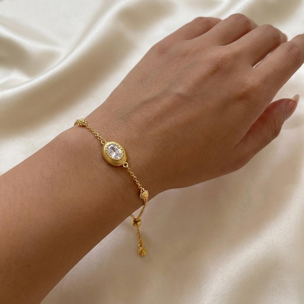 VEYENA Brushed Oval Zircon Bracelet - Image 2