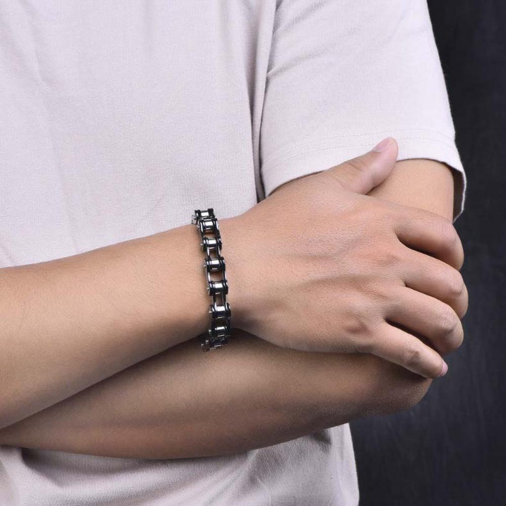 VEYENA Minimal Biker Chain Bracelet - Image 2