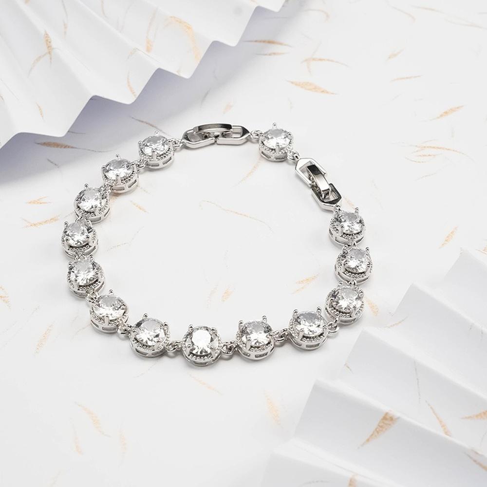 VEYENA Round Stone Link Bracelet - Details