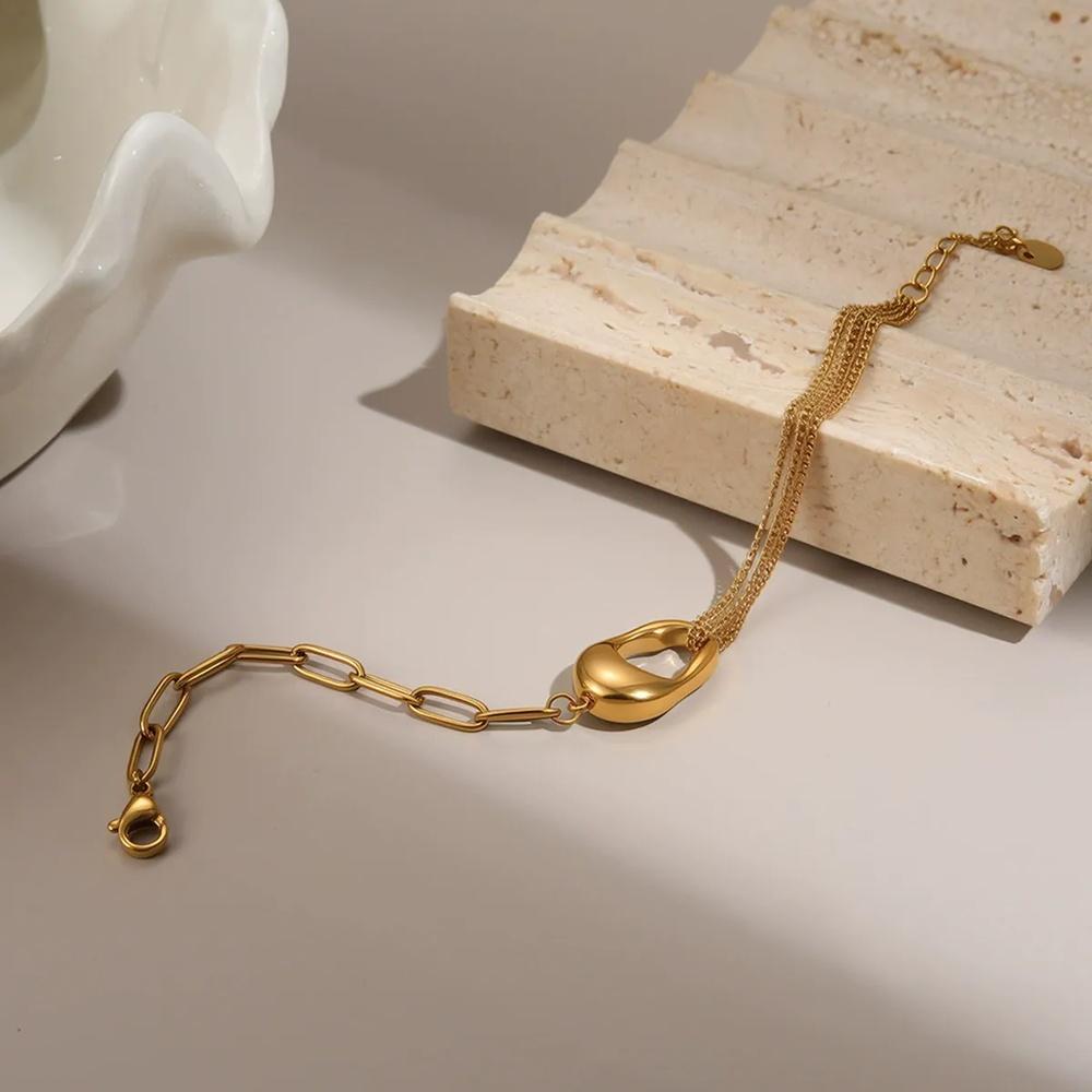 VEYENA Sculptural Chain Bracelet - Image 4