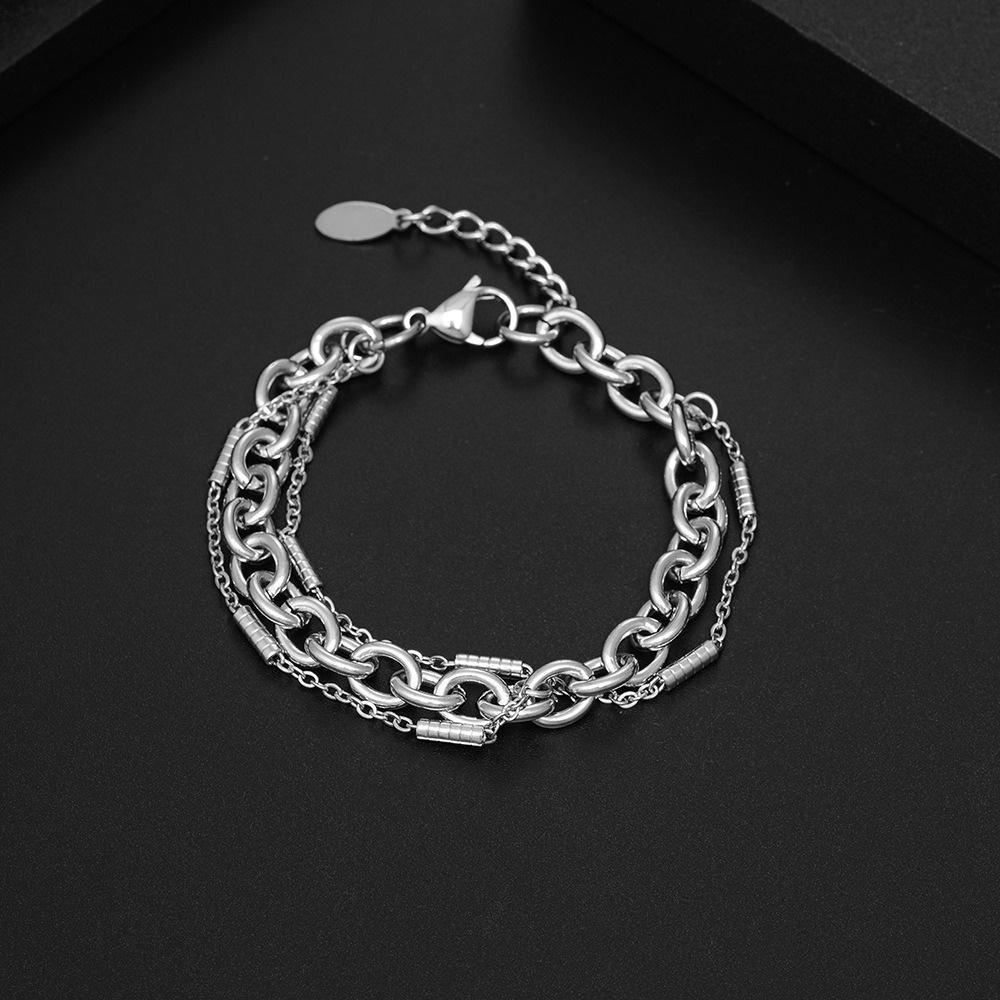 VEYENA Wrapped Chain Bracelet - Details