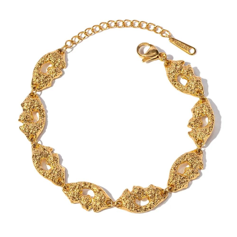 VEYENA Textured Sculptural Link Bracelet