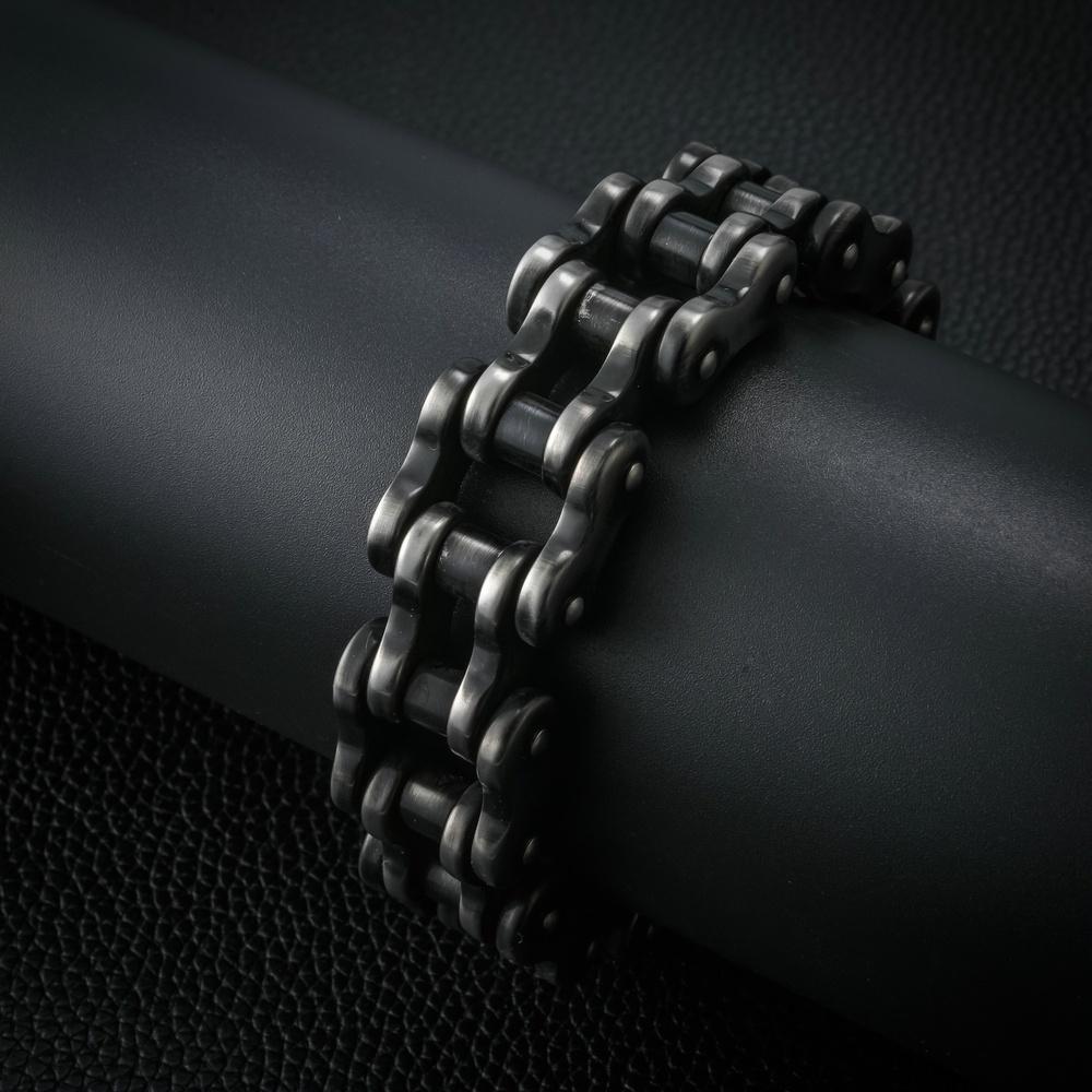 VEYENA Vintage Biker Chain Bracelet - Image 4