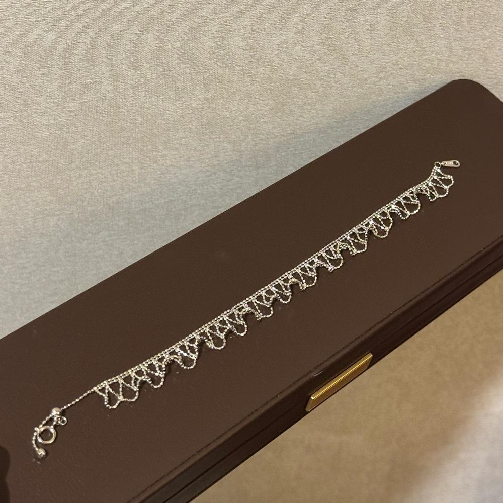 VEYENA Lace Edge Bracelet - Image 4