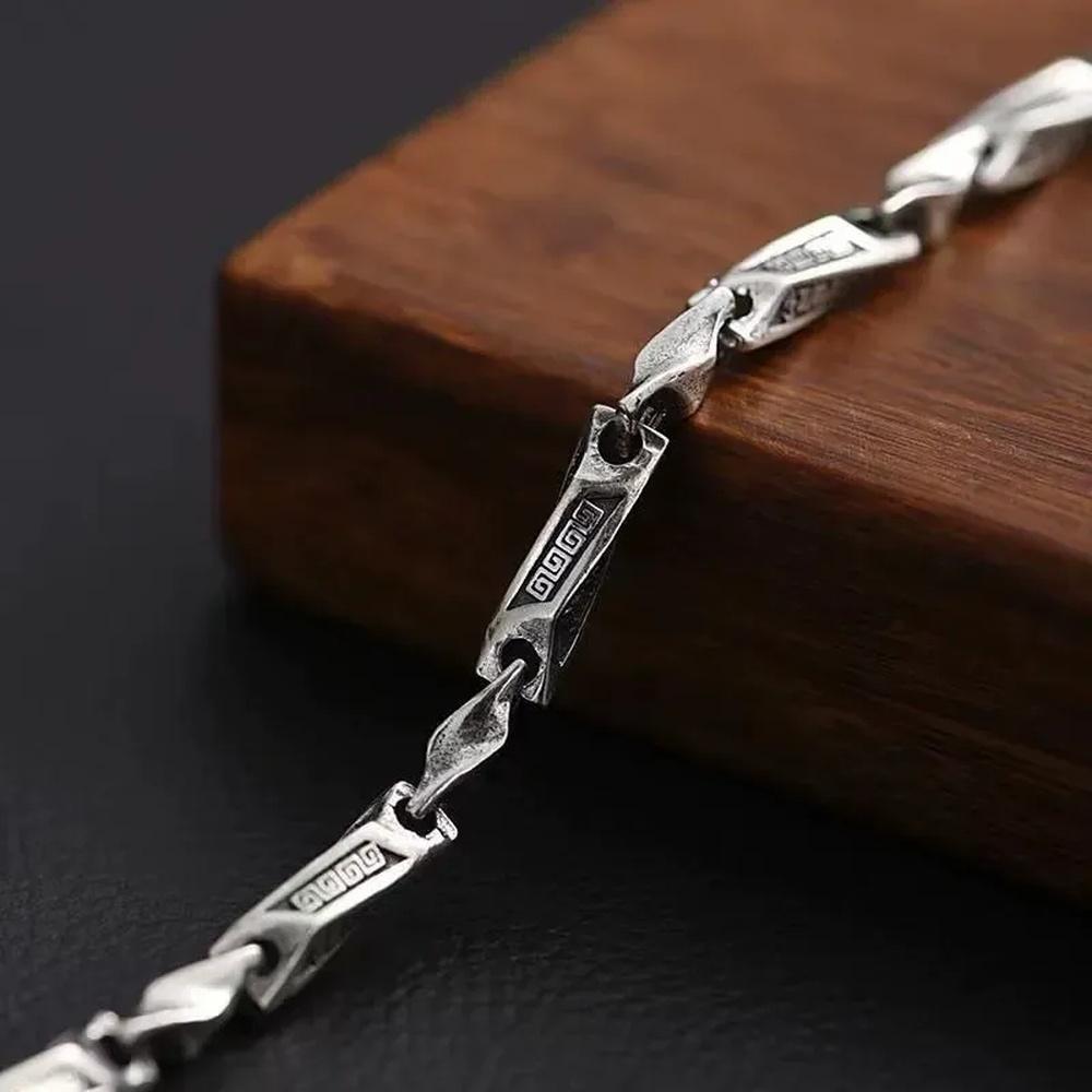 VEYENA Mobius Chain Bracelet - Image 4