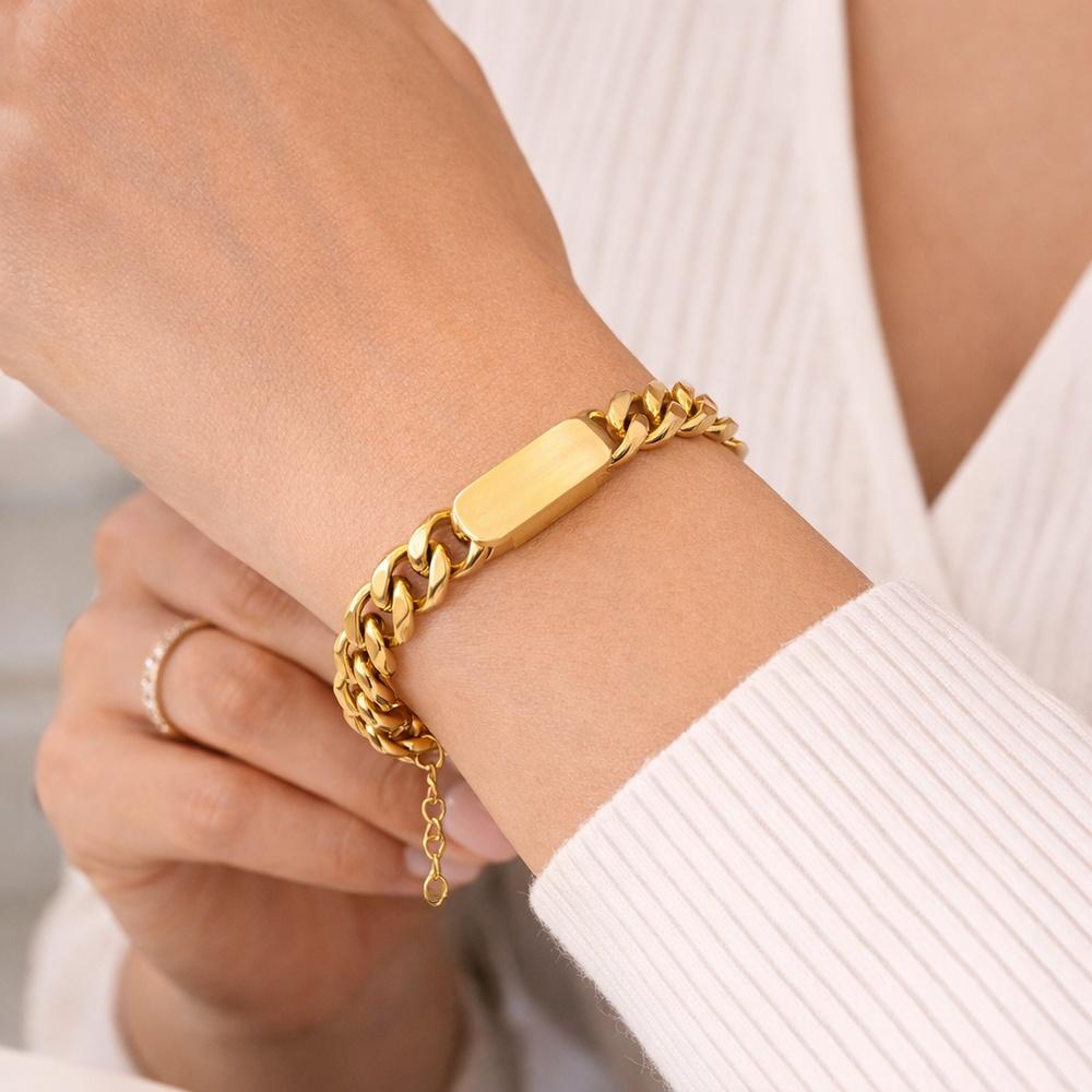 VEYENA Oval Shell Cuban Bracelet - Image 2