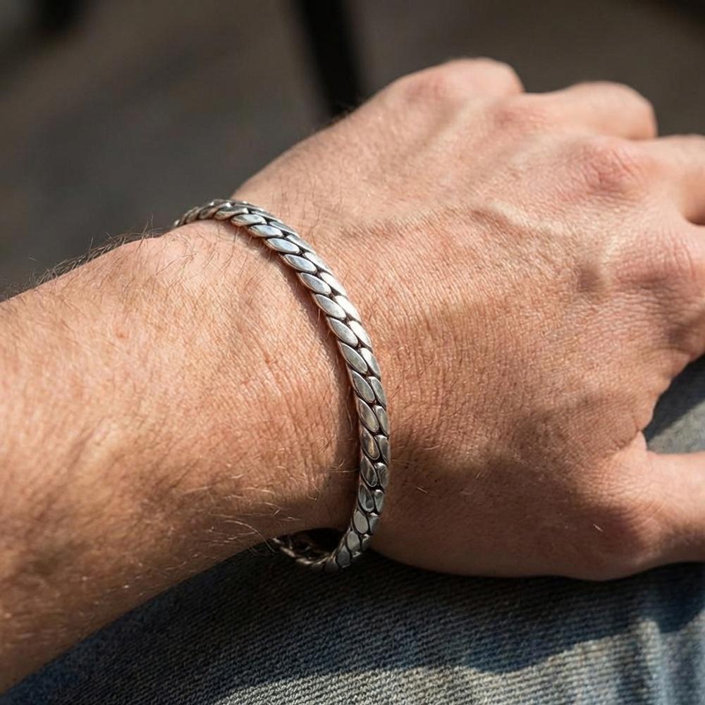 VEYENA Braided Chain Bracelet - Image 2